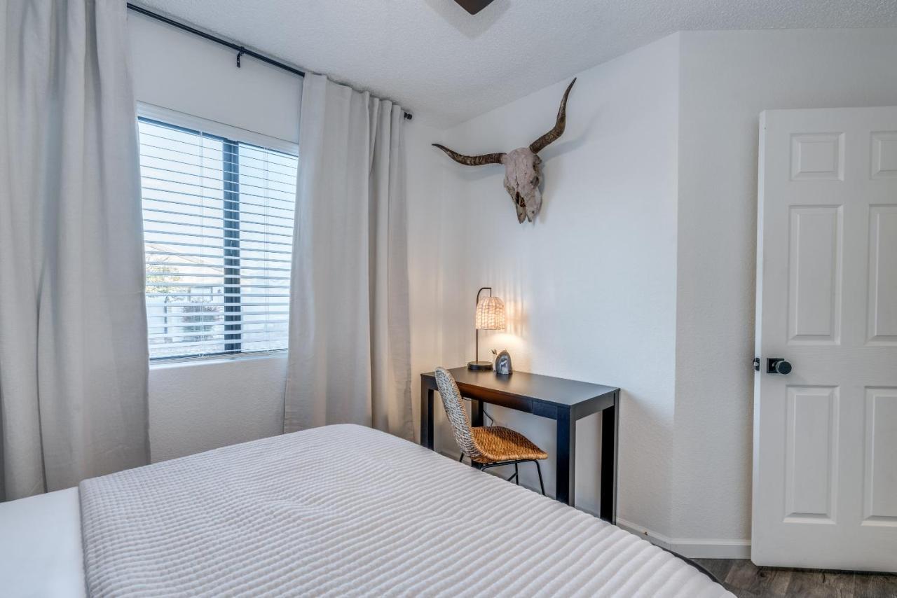 New! Modern • Family Friendly • The Desert Nest Sierra Vista Luaran gambar