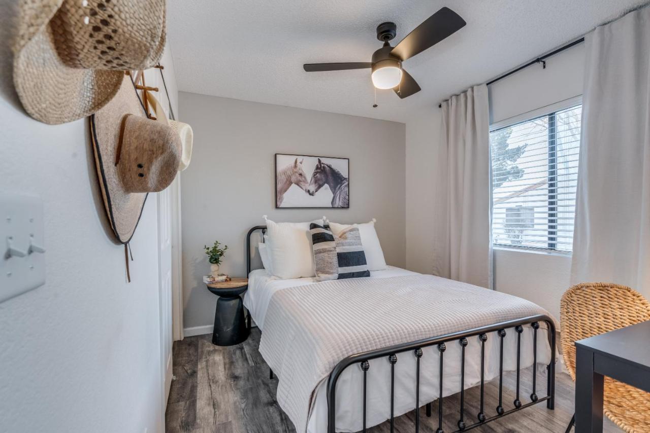 New! Modern • Family Friendly • The Desert Nest Sierra Vista Luaran gambar